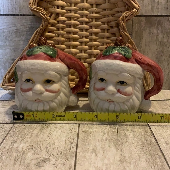 Holly Tree Santa head salt and pepper shakers - Picture 11 of 11